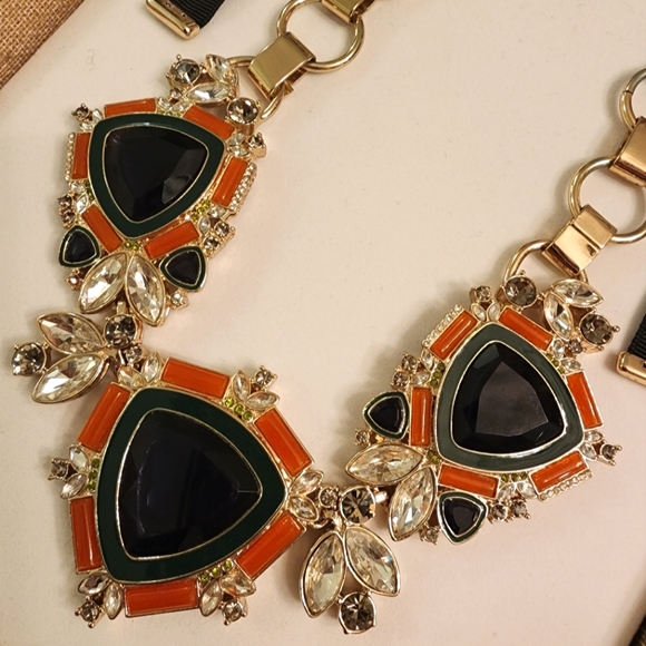 Banana Republic Statement Necklace - Picture 1 of 4